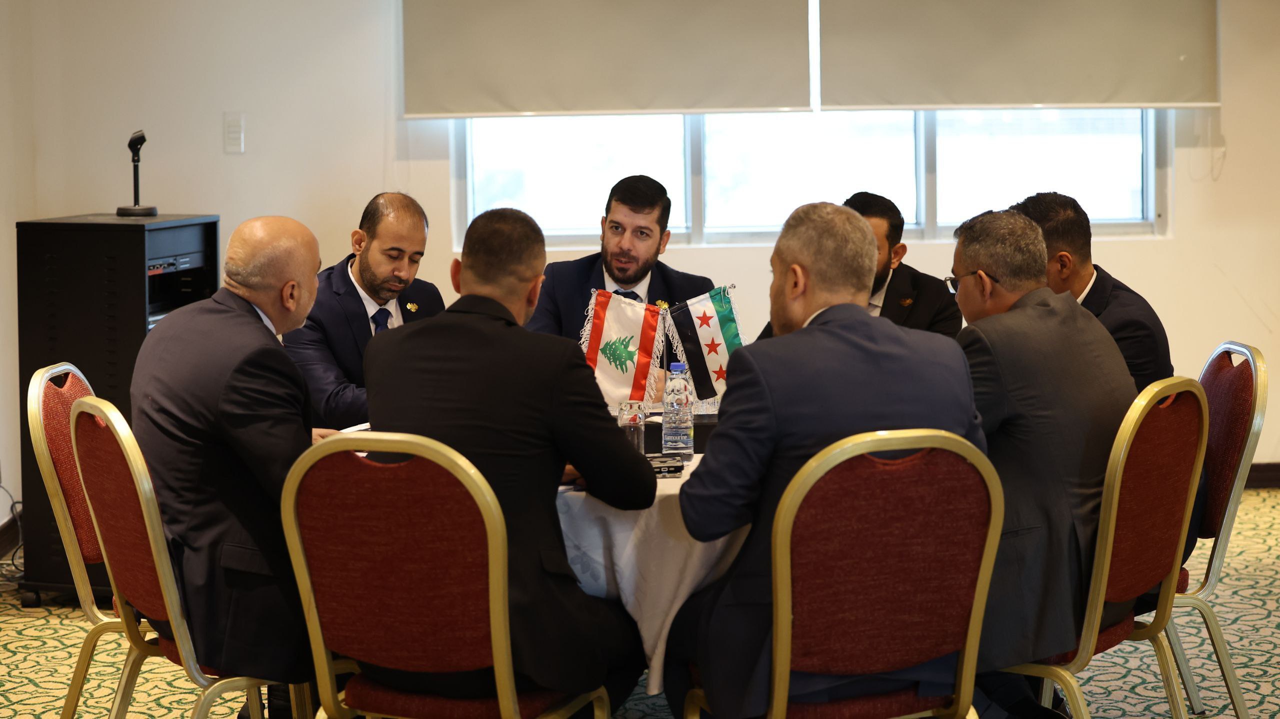 مدير أمن ريف دمشق، أحمد الدالاتي برفقة الوفد الأمني السوري الزائر إلى لبنان 29 تشرين الأول 2025 (وزارة الداخلية السورية)