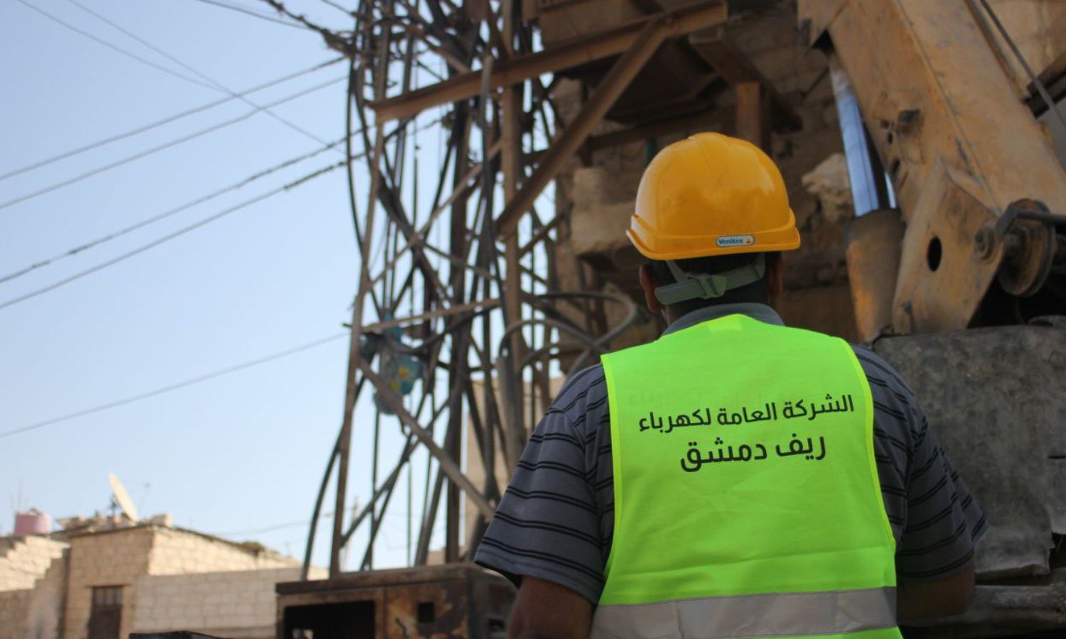 استبدال المحولة المعطوبة في مركز تحويل الحسينية رقم (3) بمحولة جديدة باستطاعة 400  كيلو فولط - 3 تشرين الثاني 2025 (وزارة الطاقة /تلجرام)