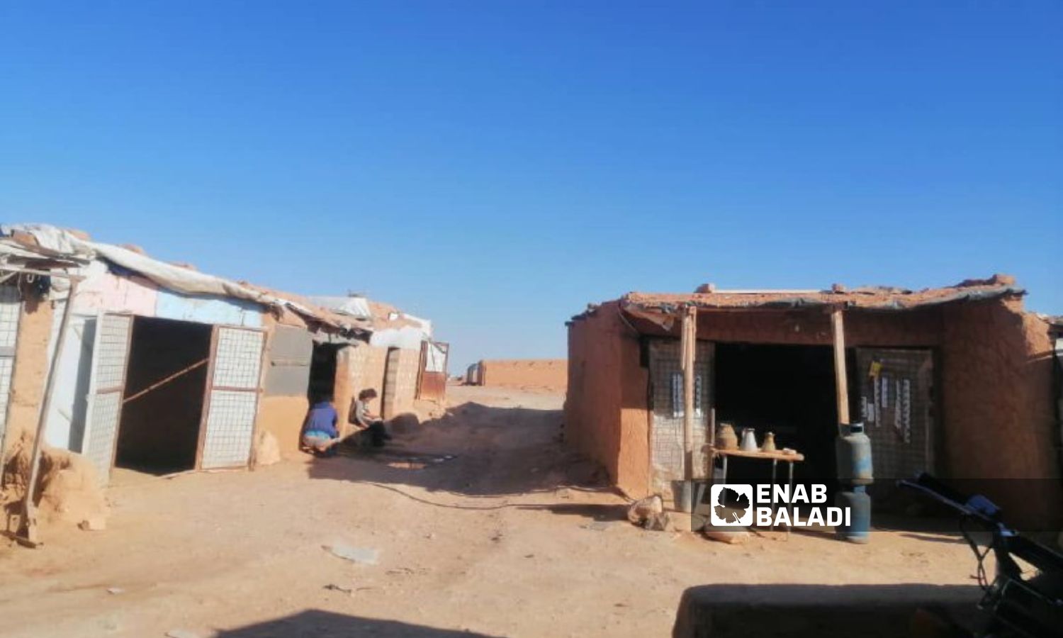 تنعدم أدنى مقومات الحياة في مخيم "الركبان" قرب الحدود السورية الأردنية- 20 من حزيران 2023 ()