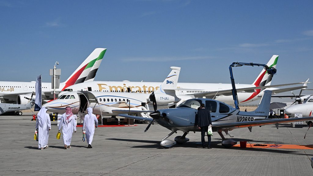 «دبي للطيران» يختتم فعالياته بـ 367 مليار درهم صفقات