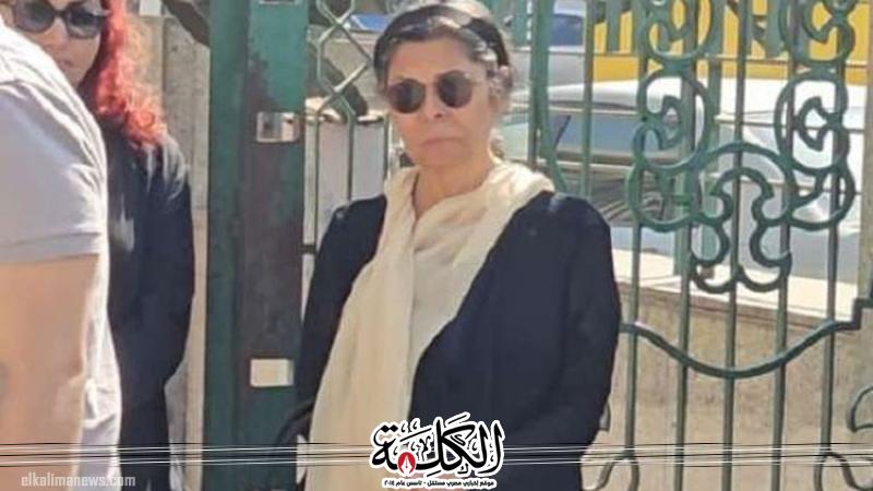 نجوم الفن يؤدون واجب العزاء في والدة الفنانة سلوى محمد | ثقافة وفن | بوابة الكلمة