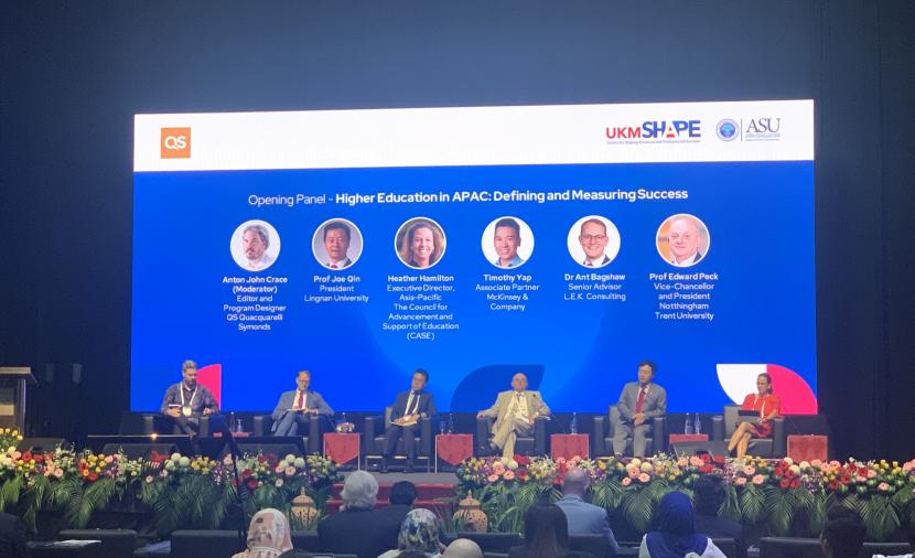 جامعة السلطان قابوس تشارك في منتدى “كيو إس” الإقليمي