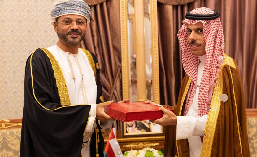 جلالة السلطان يبعث رسالة خطية إلى الأمير محمد بن سلمان