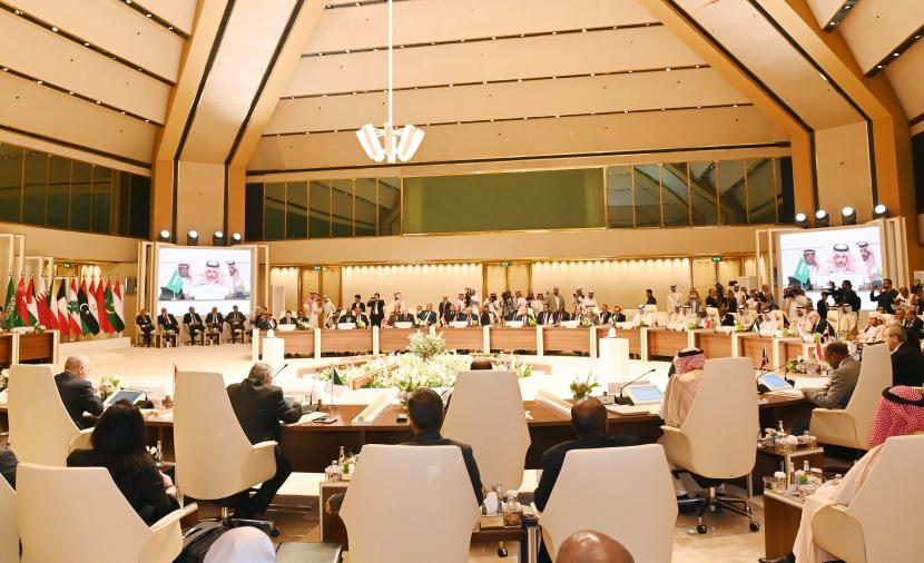 مندوب عُمان بالجامعة العربية: نتوقع إصدار بيان عربي بختام “القمة الطارئة” بالرياض