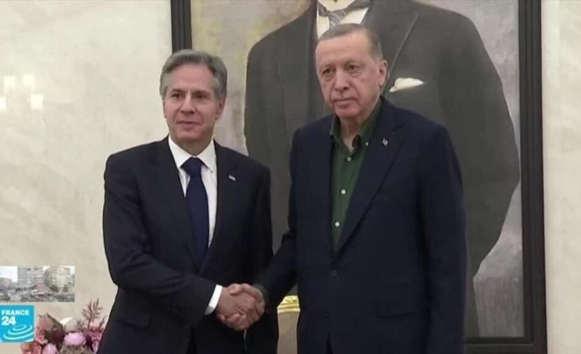 أردوغان وبلينكن يبحثان إدخال مزيد من المساعدات الإنسانية يوميا إلى غزة