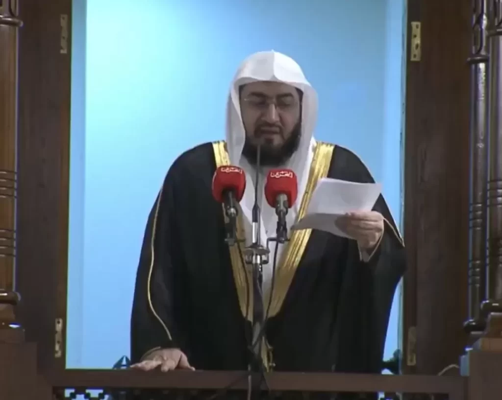 “منابر الجمعة” مختطفة في البحرين.. “الدعاء للملوك وولاة الأمر حاضر وغزة غائبة” (فيديو) وطن