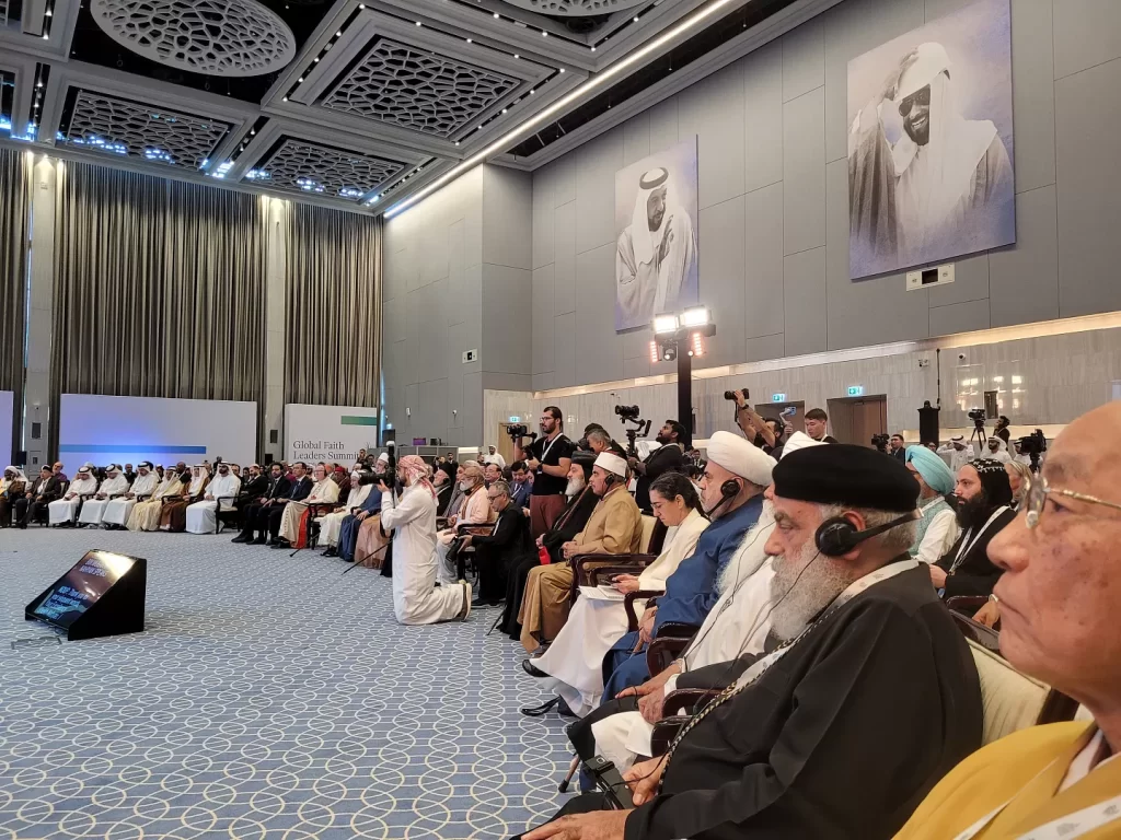 حاخامات يدعمون الاحتلال في ضيافة محمد بن زايد بأبوظبي (شاهد) وطن