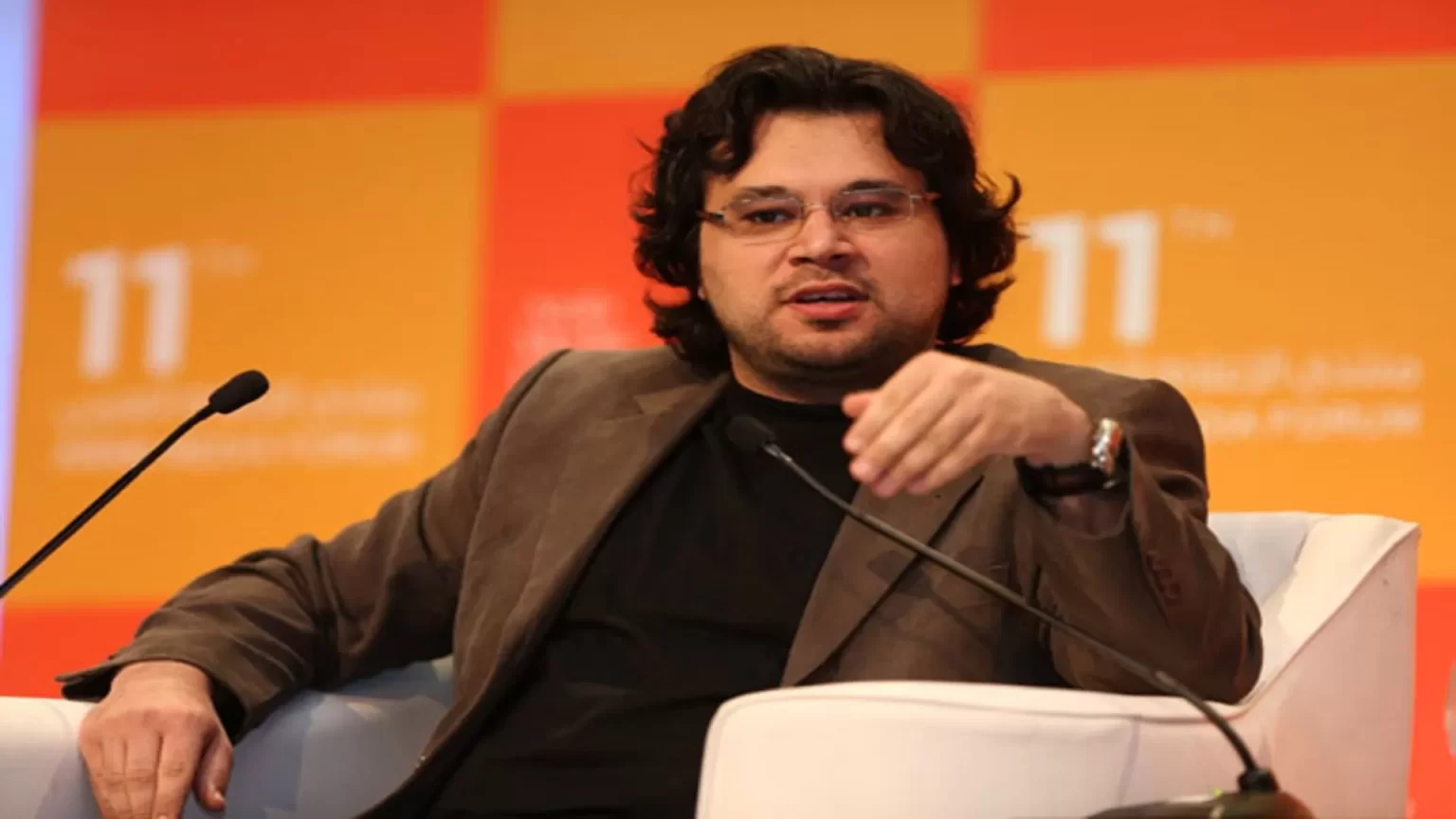 البرغوثي ينقلب على نصر الله بعد قصائد المدح: “إن لم يكن الآن فمتى؟!” وطن