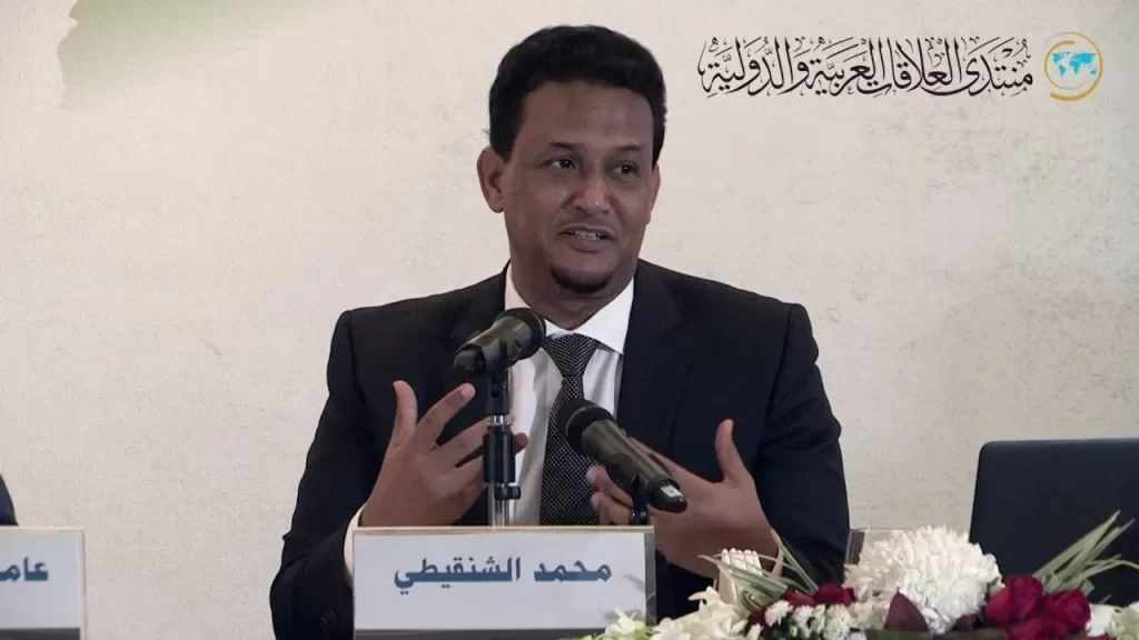 أستاذ بجامعة قطر يرد على مؤرخ صهيوني يهدد باستعمال النووي في غزة وطن