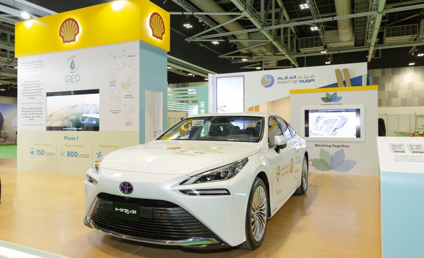 استعراض مشاريع “عُمان شل” في “قمة عُمان للهيدروجين الأخضر”