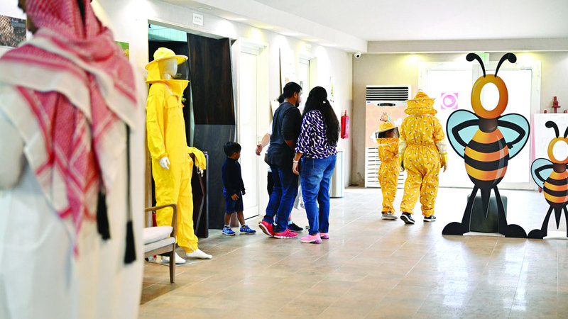 شباب حتا.. الإرث الحلو في حتّا.. عسل المدينة يُفصح عن مذاقها