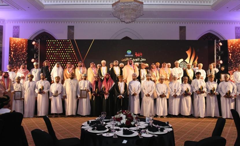 بالصور.. قيس اليوسف يتوج الفائزين بجائزة الرؤية الاقتصادية 2023.. واحتفاءٌ خاص بالمملكة العربية السعودية “دولة ضيف الشرف”