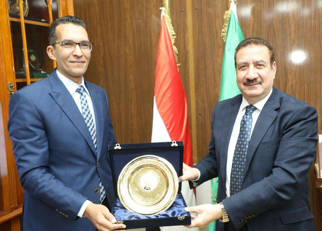 محافظ المنوفية يلتقى نائب رئيس الهيئة العامة للاستعلامات