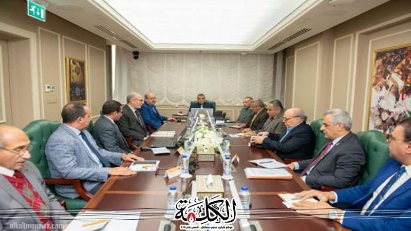 وزير الانتاج الحربي يناقش المشاريع البحثية الجديدة مع رؤساء الشركات التابعة | أخبار وتقارير | بوابة الكلمة