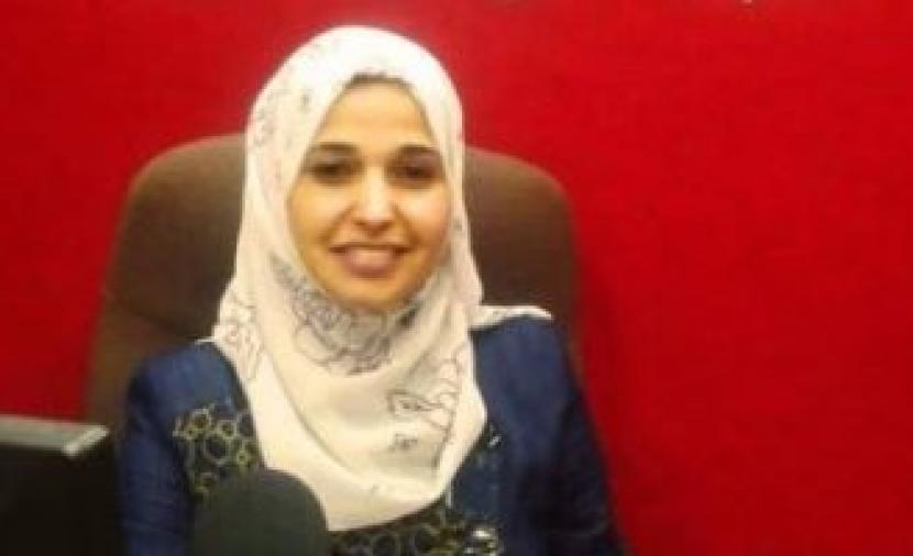 استشهاد صحفية مع أفراد من عائلتها في قصف إسرائيلي وسط غزة