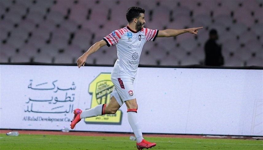 الاتحاد يسقط في فخ الرائد بدوري روشن السعودي