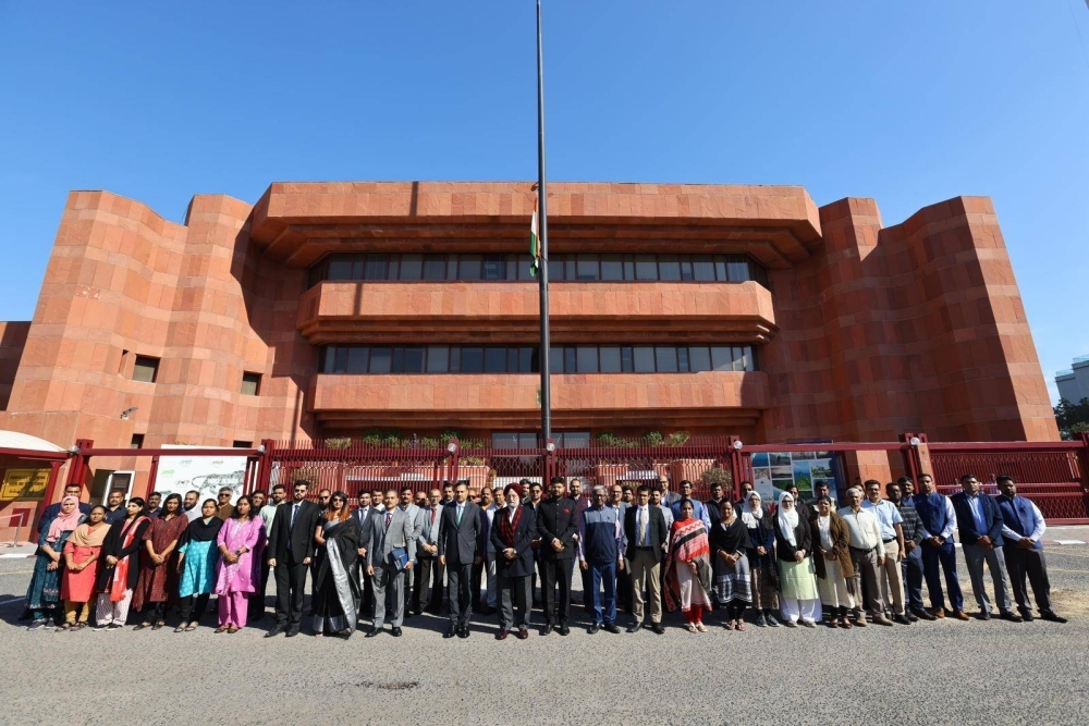 الهند تنكس أعلامها على كل سفاراتها في العالم