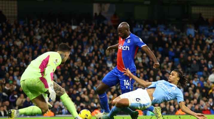 الدوري الإنجليزي: نيوكاسل يونايتد يذل فولهام.. كريستال بالاس يجر مانشستر سيتي إلى التعادل.. فوز تشيلسي على شيفيلد يونايتد