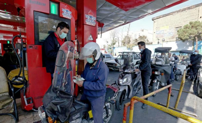 التلفزيون الرسمي: تعطل الخدمات في الكثير من محطات الوقود بطهران