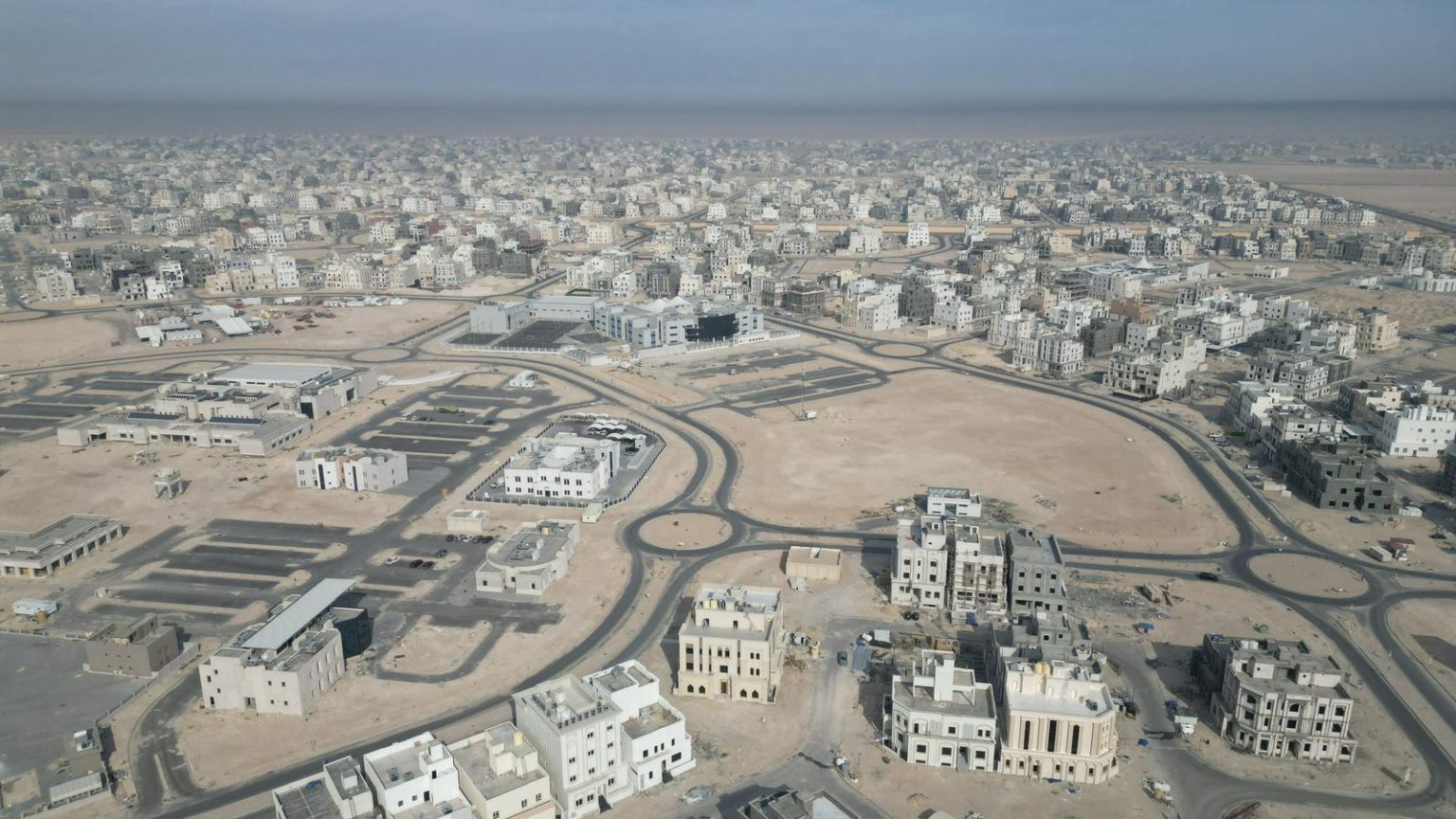 بلدية الكويت: فرق إدارات التدقيق والمتابعة الهندسية تكثف جولاتها الميدانية للتأكد من مدى الالتزام بتطبيق اشتراطات لائحة البناء