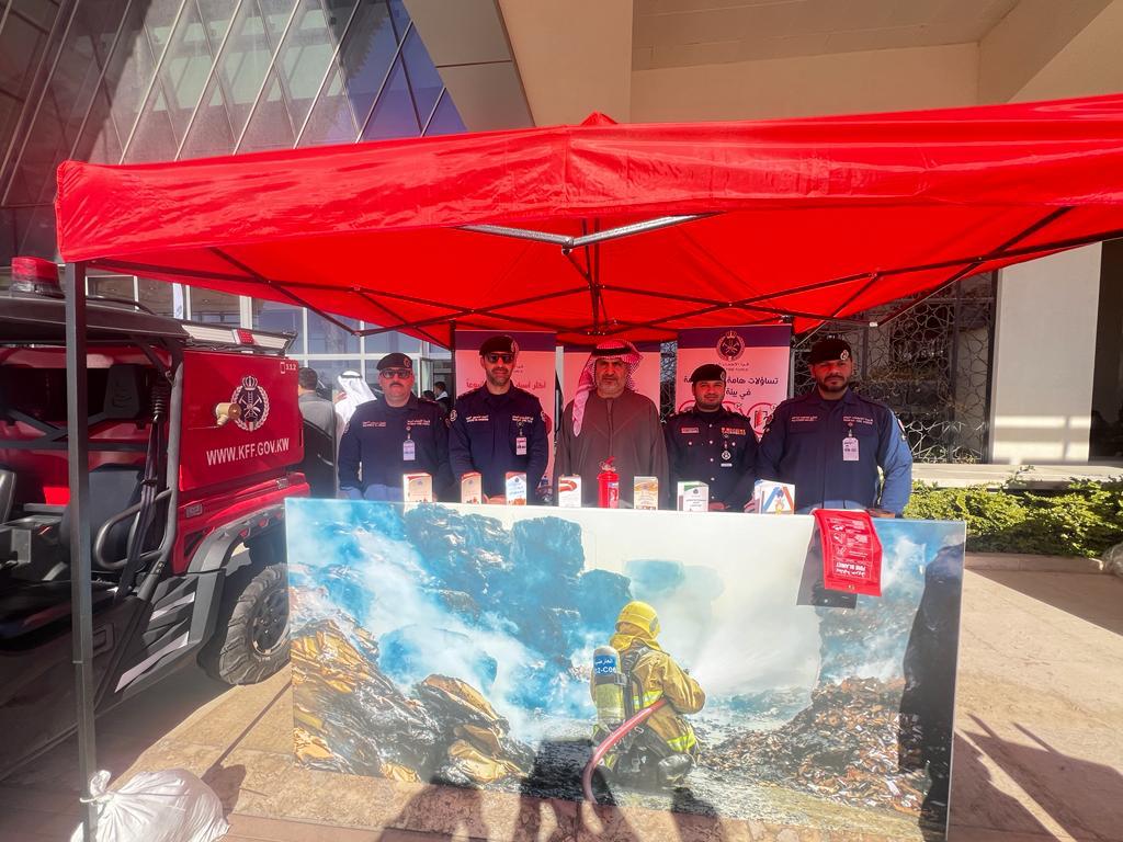قوة الإطفاء العام شاركت في “معرض دورنا الإعلامي ” بجامعة الكويت