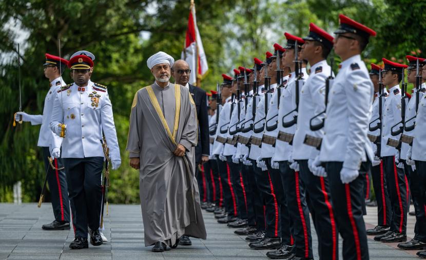 مراسم استقبال رسمية لجلالة السلطان في قصر إستانا بالعاصمة سنغافورة