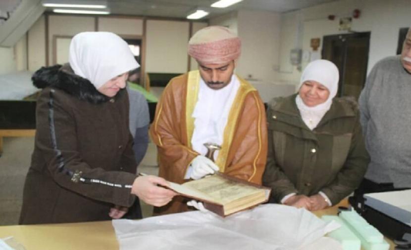 سلطنة عمان تعيد مخطوطا تاريخيا نادرا إلى سوريا