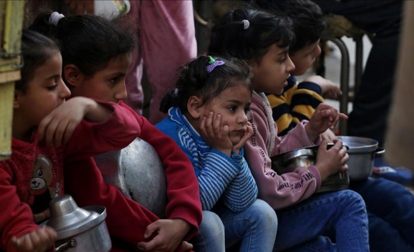 “الغذاء العالمي” ربع سكان غزة يواجهون خطر الموت جوعا