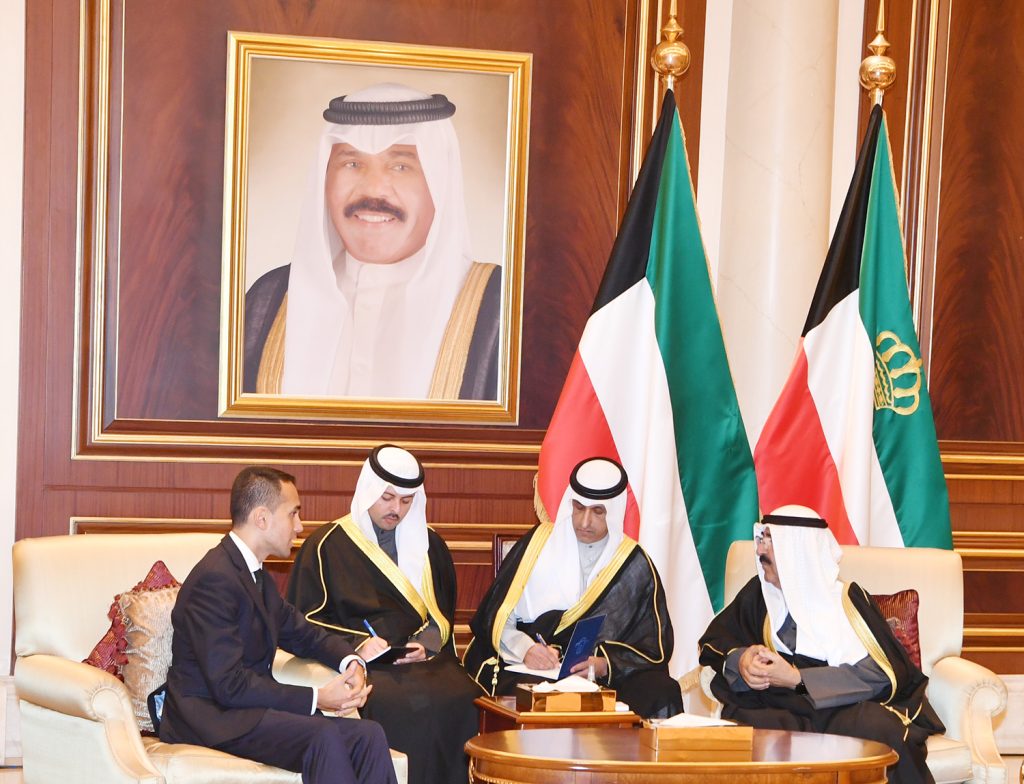 سمو أمير البلاد استقبل مبعوث الاتحاد الأوروبي الخاص بإقليم الخليج للتعزية بوفاة أمير البلاد الراحل