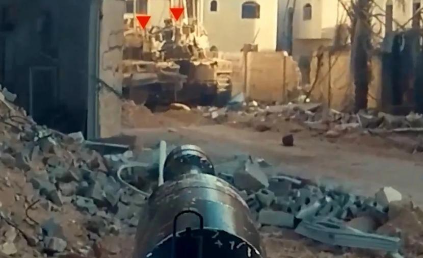 “القسام” تستهدف آلية إسرائيلية بمخيم البريج