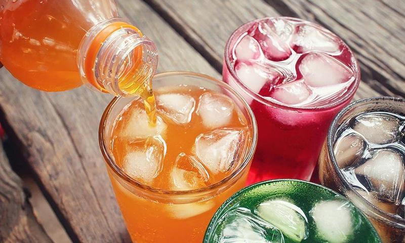 إليك ما تفعله المشروبات الغازية في معدتك