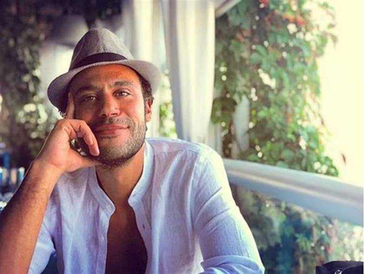 محمد إمام يوجه رسالة للناقد طارق الشناوي بسبب رأيه في «أبو نسب»