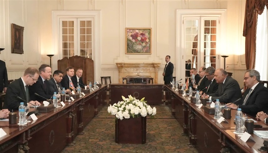 مصر وبريطانيا تبحثان صفقة تبادل الأسرى بين الإحتلال وحماس