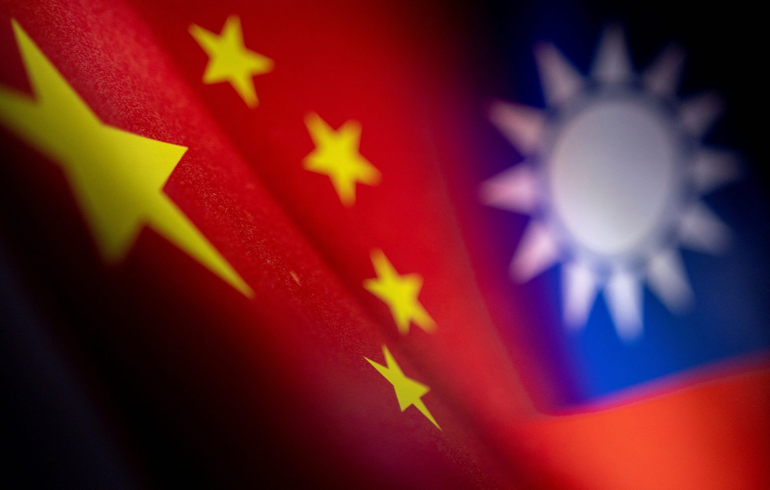 هل انتصر الحرب أم السلام؟