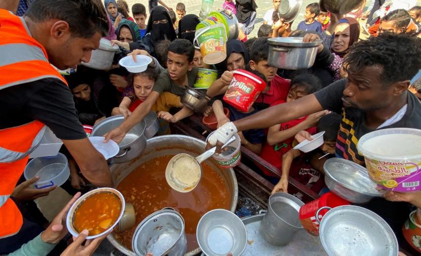 “هيومان رايتس” توثق جريمة تجويع الفلسطينيين.. وتطالب المجتمع الدولي بتنفيذ قرارات “محكمة العدل”