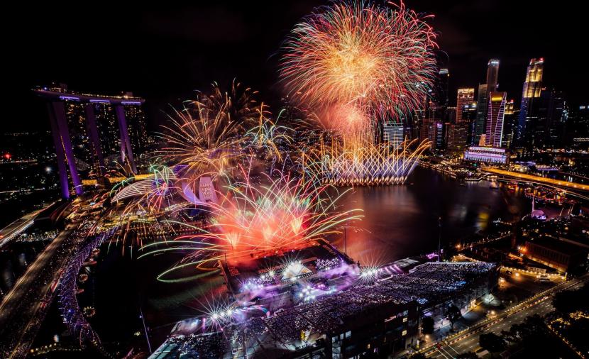 تناول العدس وتكسير الأطباق.. تعرف على أغرب عادات الاحتفال بالسنة الجديدة حول العالم