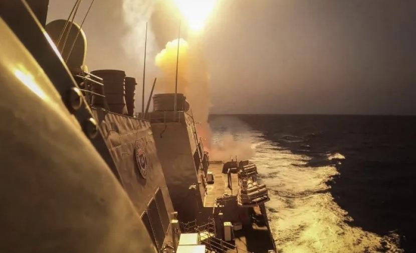 الجيش الأمريكي: نفذنا 3 ضربات لجماعة “أنصار الله”