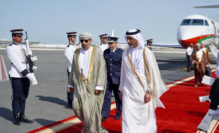 وزير الداخلية يلتقي نظيره القطري ويزور معسكر “لخويا”