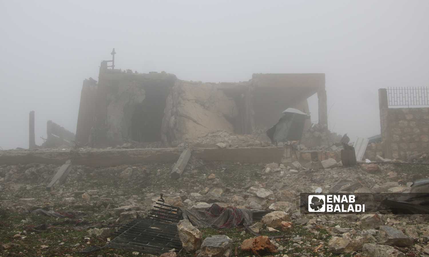 نقطة طبية تعرضت لقصف بصواريخ باليستية إيرانية شمال غربي سوريا- 15 من كانون الثاني 2024 (/ إياد عبد الجواد)
