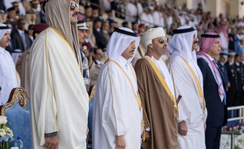 وزير الداخلية يشارك في حفل تخريج بكلية الشرطة بدولة قطر