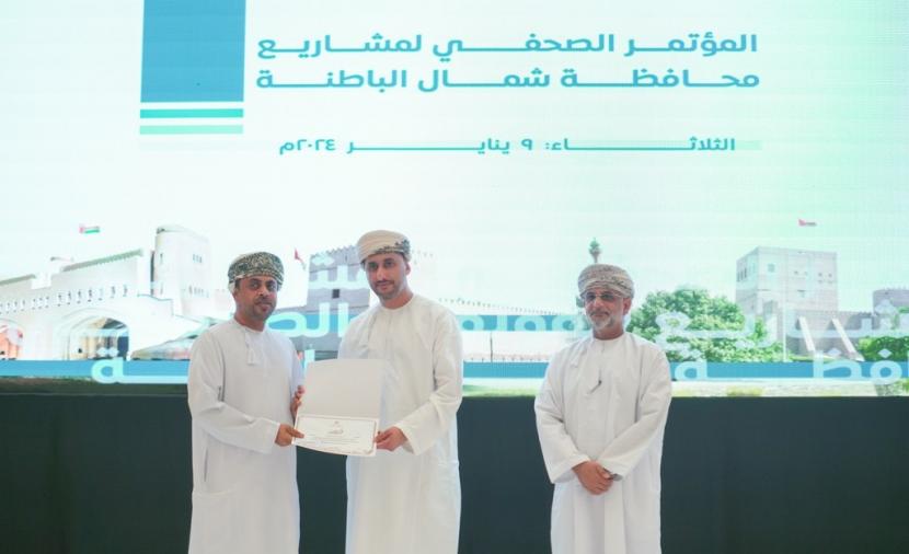 محافظ شمال الباطنة يعلن عن مشاريع 2024 وتفاصيل “مهرجان صحار”