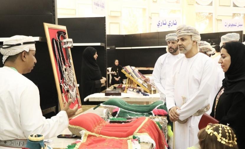 30 ركنًا في معرض الفضيات والمجوهرات العُمانية بالبريمي