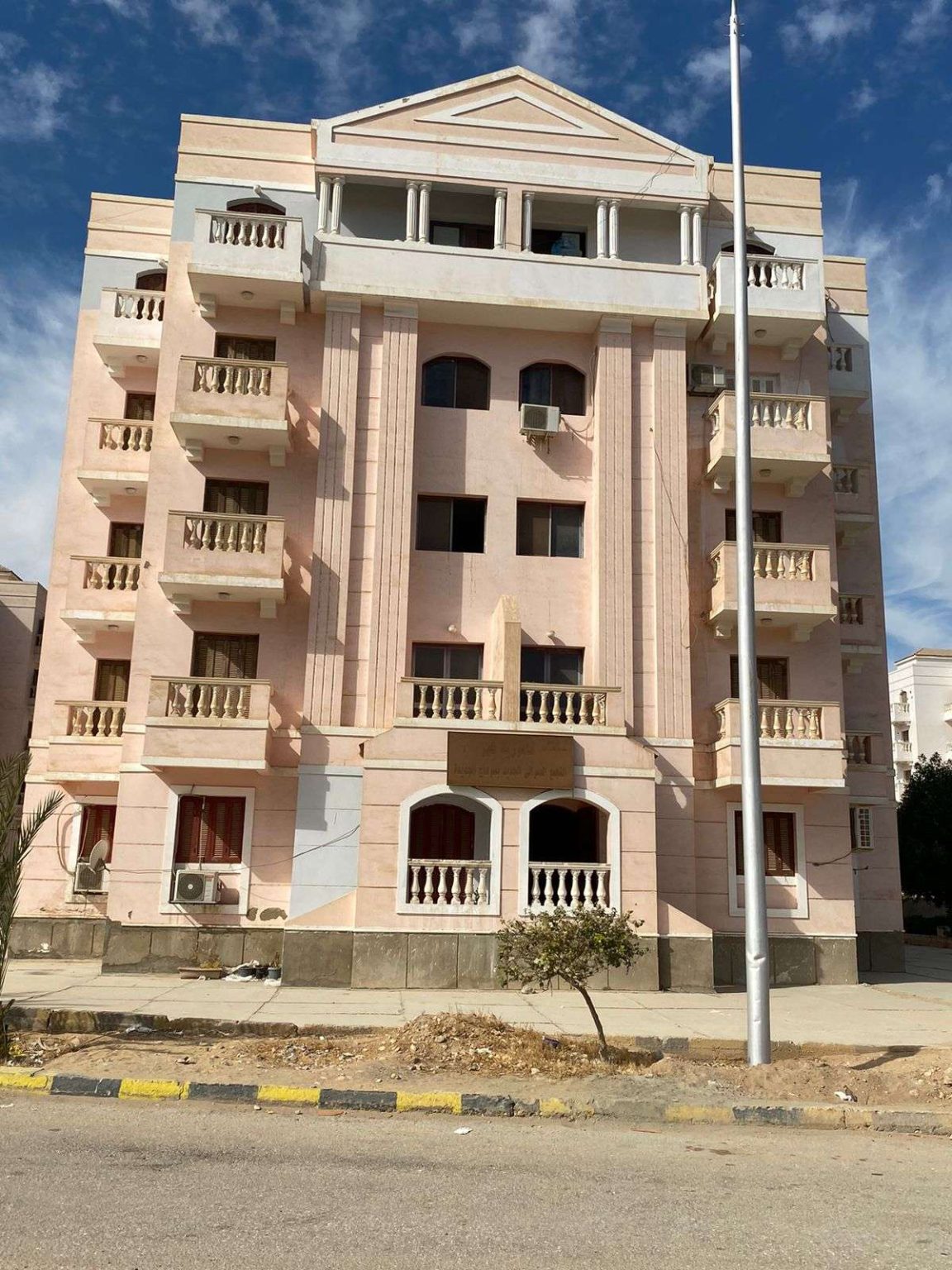 تخصيص ١٢ شقة سكنية “للهيئة التمريضية” بمستشفي سوهاج الجامعي الجديد