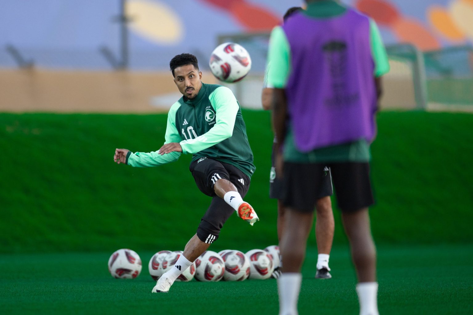 موعد مباراة السعودية وعمان والتشكيلة في قمة كأس آسيا 2024 وطن