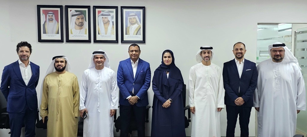 «تجارة دبي» تحفّز شراكة «العام» و«الخاص» في مجال الطاقة النظيفة