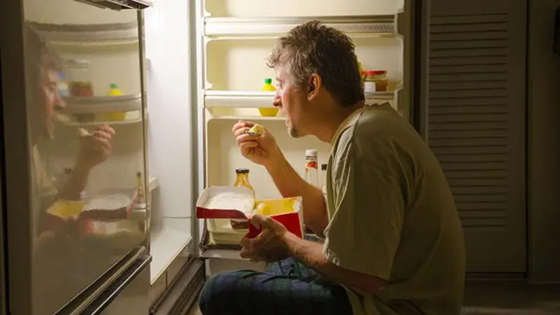 دون تأنيب ضمير.. 10 أطعمة ومشروبات يمكن تناولها ليلاً