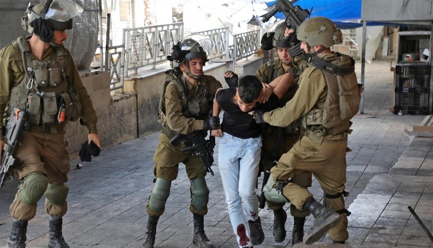 جيش الإحتلال يعتقل 22 من الضفة الغربية