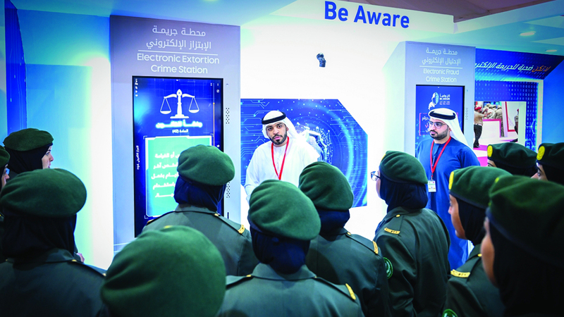 محتالون يستهدفون ضحاياهم بـ «التزييف العميق» للأصوات