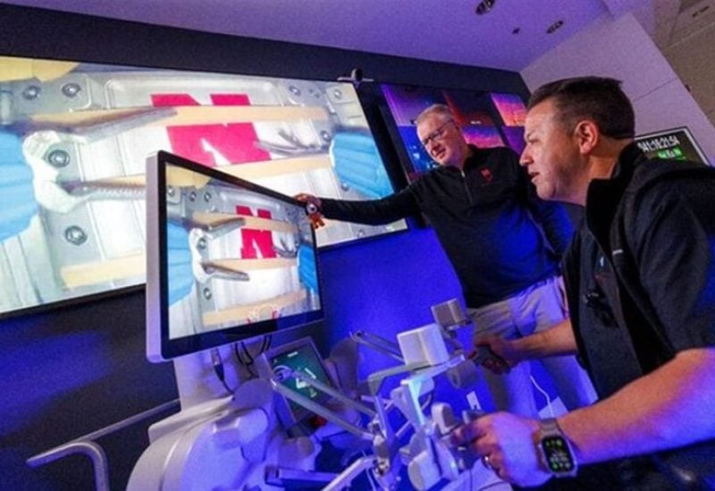 لأول مرة في التاريخ.. روبوت يجري جراحة في الفضاء بتوجيه أطباء من الأرض