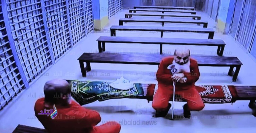 تعليق مؤثر من مريم صفوت حجازي على صورة والدها أثناء جلسة الحكم بإعدامه وطن